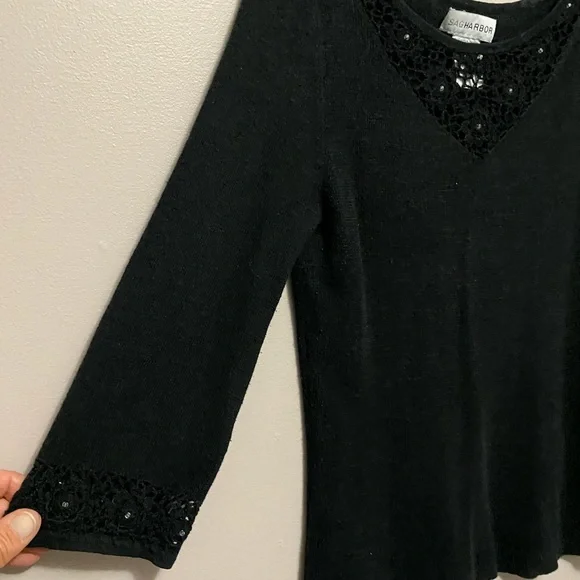 Black top - Picture 2 of 4